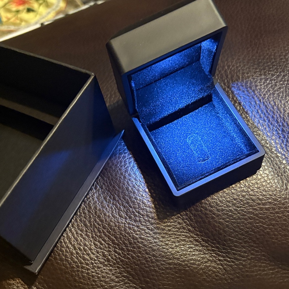 Elegant Black lighted engagement ring box